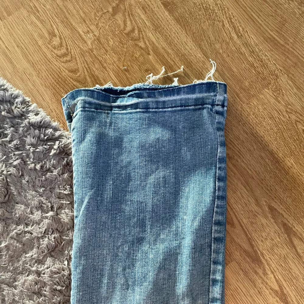 Säljer mina jätte fina Ltb jeans i modellen roxy, slutsålda nypris 800 tryck inte på köp nu, kontakta innan. Jeans & Byxor.