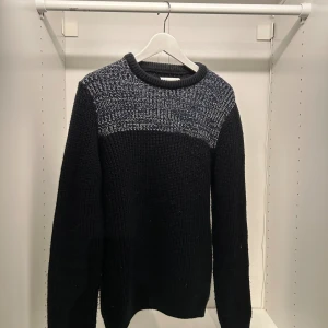 Stickad Pier One tröja - Sparsamt använd tröja från Pier One. Väldigt bra skick, men kommer ej till användning 