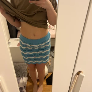 Strand kjol  - Fin stickad strand kjol aldrig använd 