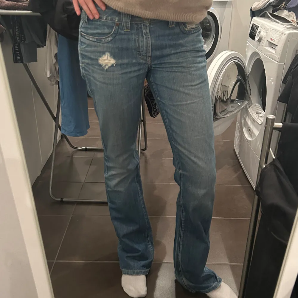 Så snygga och coola Lågmidjade bootcut jeans!!. Jeans & Byxor.