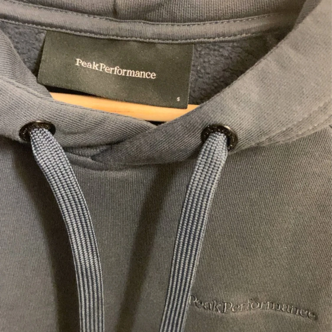 Peak Performance Hoddie - 90