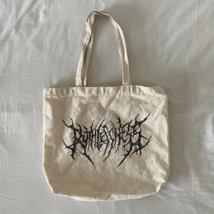Totebag tygväska y2k - Ganska stor totebag/tygväska, DM för mått! 💋
