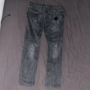 Grå  äkta pp jeans bra skick köparen får stå för frakten 