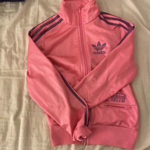 Rosa adidas teöja - Fet rosa adidas tröja , tryck gärna på köp nu