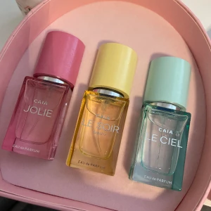 Caia parfymset - Säljer detta limiterade parfymkit med parfymer från Caia. Har endast testat att spraya lite utav varje och dofterna var inte något för mig.