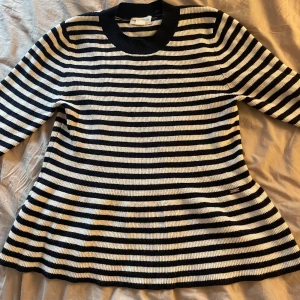 Söt tröja - Söt tröja från Lindex. Randig, något varmare och Stretchig. 