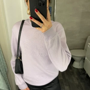 Sweatshirt  - Nypris:200kr