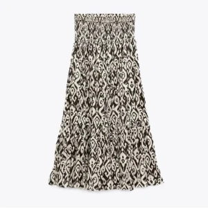 Långkjol - Såå fin och somrig maxi kjol ifrån Zara använd ett fåtal par gånger i storlek S😍❤️