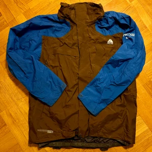 Nike ACG Vintage Jacka - Storlek L.