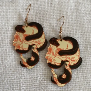 Öronhängen - Fina öronhängen ganska stora men lätta. Aldrig använda och nickelfria