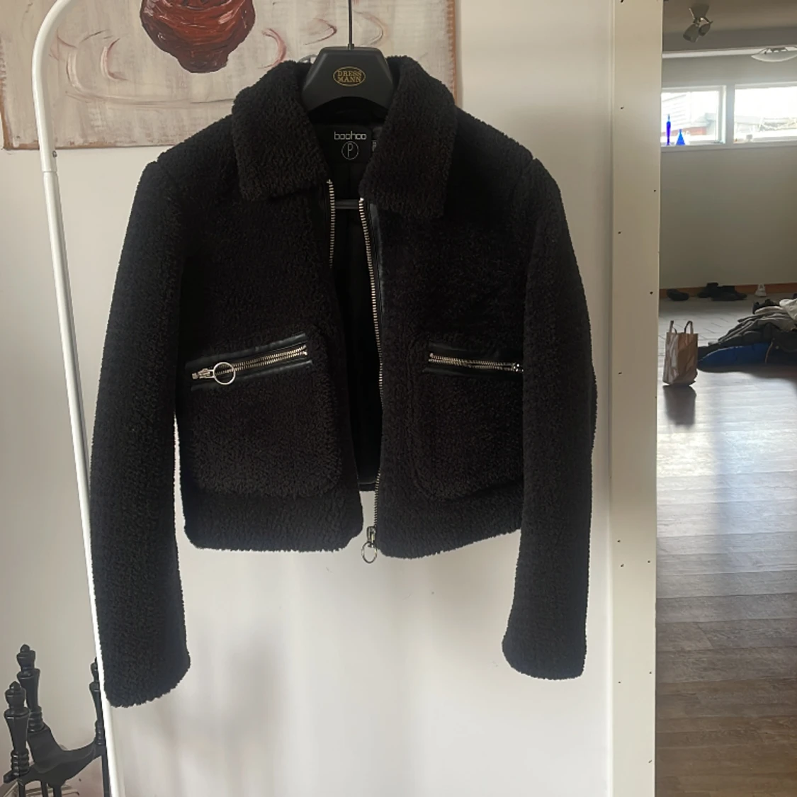 Svart teddyjacka