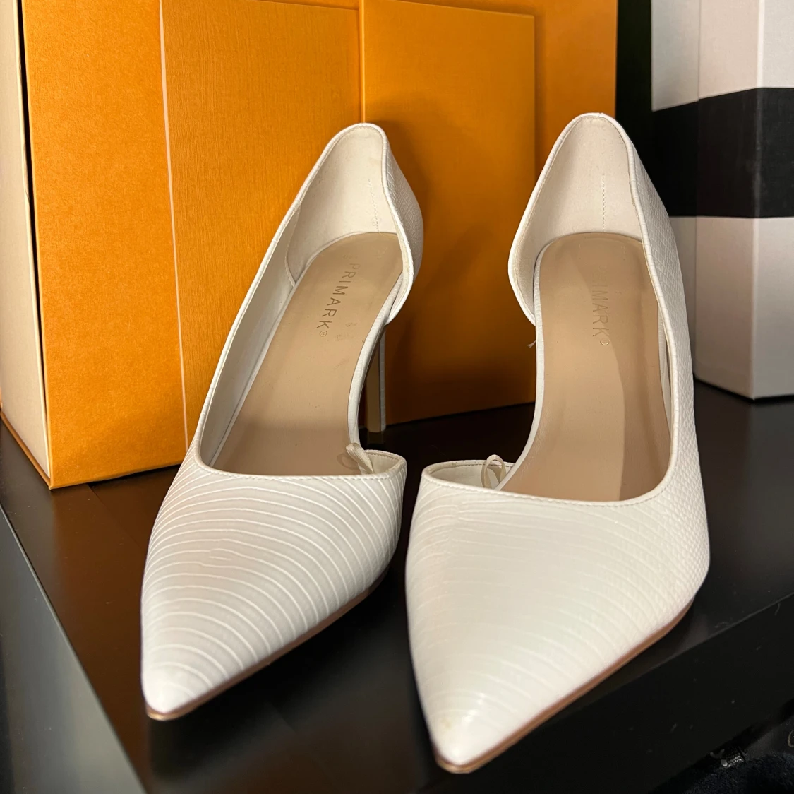 Vita klackskor  - 90