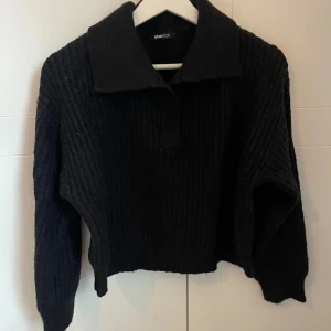 Svart stickad tröja - Grovstickad tröja från Gina Tricot, inga defekter