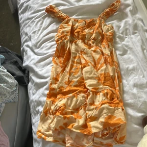 Klänning  - En fin somrig klänning 