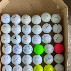 36 blandade Titleist bollar i bra skick - 36 blandade Titleist bollar i bra skick. 