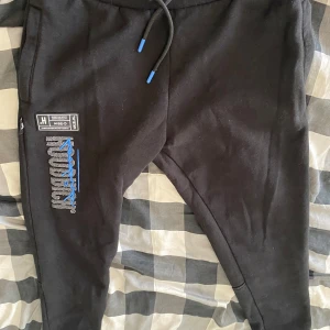 hoodrich byxor  - säljer hoodrich mjukisbyxor