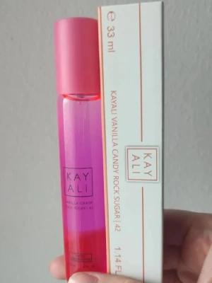 Kayali Vanilla Candy Rock Sugar - Kayali Vanilla Candy Rock Sugar perfume. 33ml bottle. New!