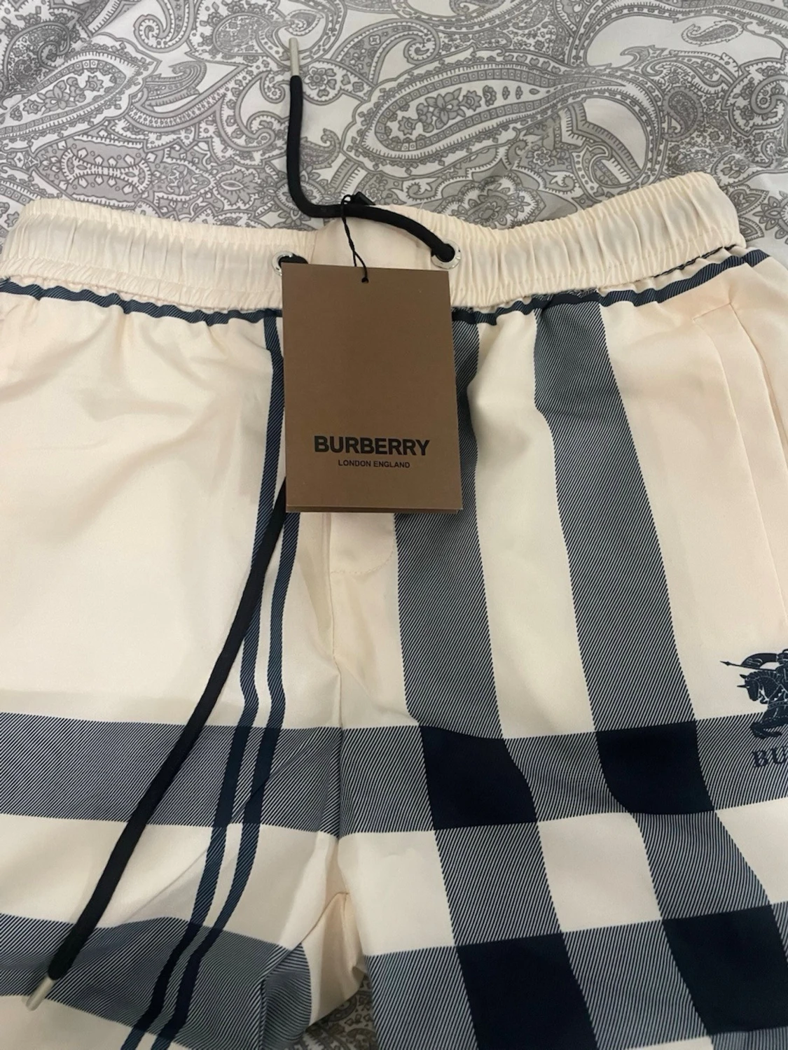 Burberry shorts  - 2