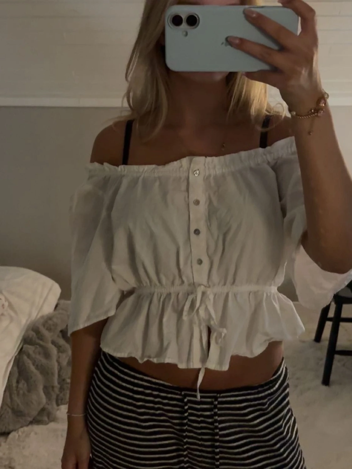 Vit offshoulder blus