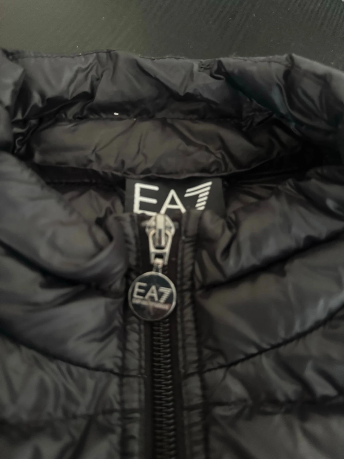 Svart dunväst från EA7 Emporio Armani - 2