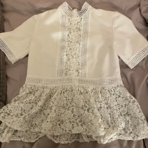Vit spets blus Zara - Söt spets blus från zara💕