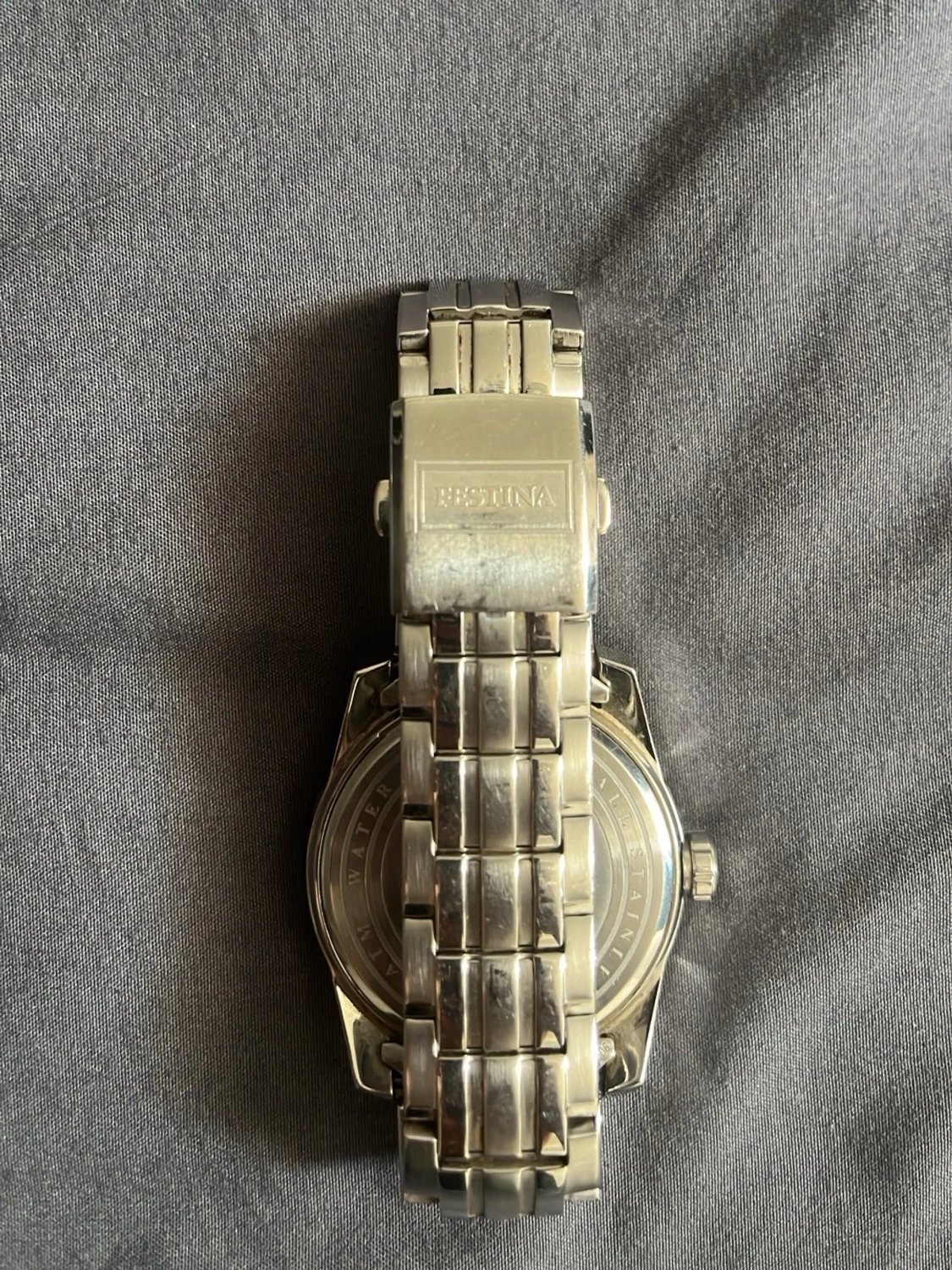 Stilren silverfärgad kronografklocka - 2