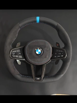 BMW Custom stearing wheel  - Super fräsch BMW ratt, den passar G30, G80, G82 , f90 , g20 modellerna. De ändå som inte medkommer är airbagen. Priset kan diskuteras och den har inga defekter.