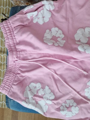 Denim tears authentic - Authentic denim tears size M. Good condition. Price is negotiable so offer freely