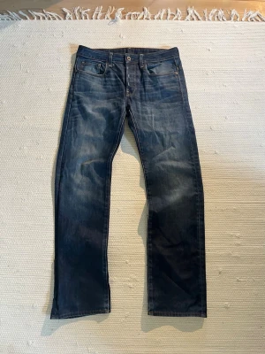 G-star raw jeans - G-star raw W31 L32 Hör av er vid frågor eller vid behov av fler bilder! Mvh Olle