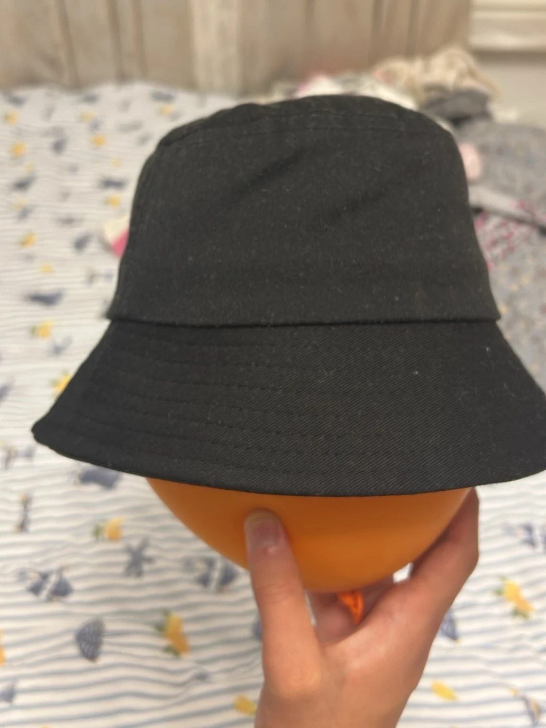 Svart bucket  - 2