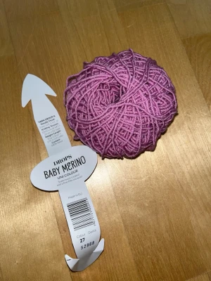 Drops Baby Merino - Dropsin baby merino lankakerä. Väri 27. Eläintalous MMM Katsothan myös muut ilmoitukseni Tarjoa 