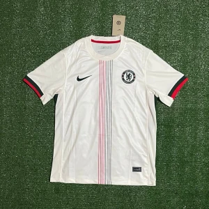Chelsea Tröja - Säljer denna riktigt snygga tröjan för bra pris. Skriv till vid frågor!