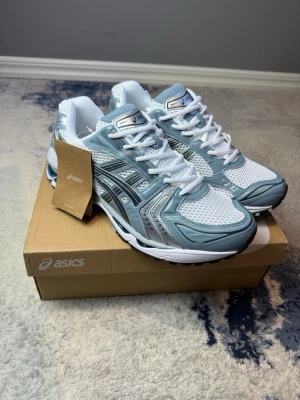 Asics gel kayano 14    - Asics gel kayano 14 Aldrig använda 
