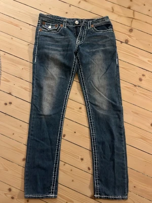 True religion jeans - Super snygga Lågmidjade true religion jeans, kom tyvärr aldrig till användning💞