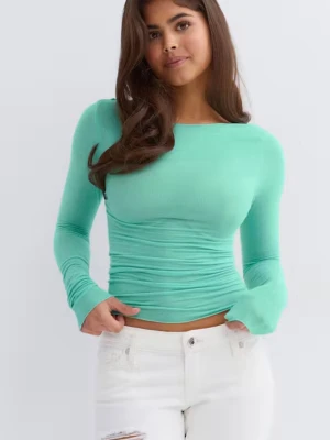 Topp - Snygg långärmad intimissimi liknande topp från Gina Tricot. Den är helt oanvänd och är slutsålt på Gina. Hör av er vid frågor!!