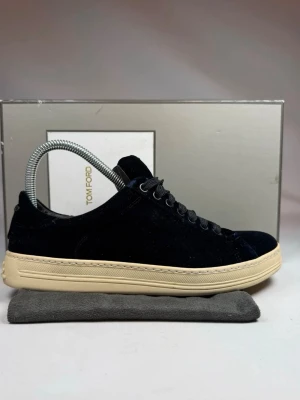 Tom Ford skor - Säljer nu dessa feta Tom Ford skor i ett otroligt bra skick, skriv för fler bilder/frågor😊