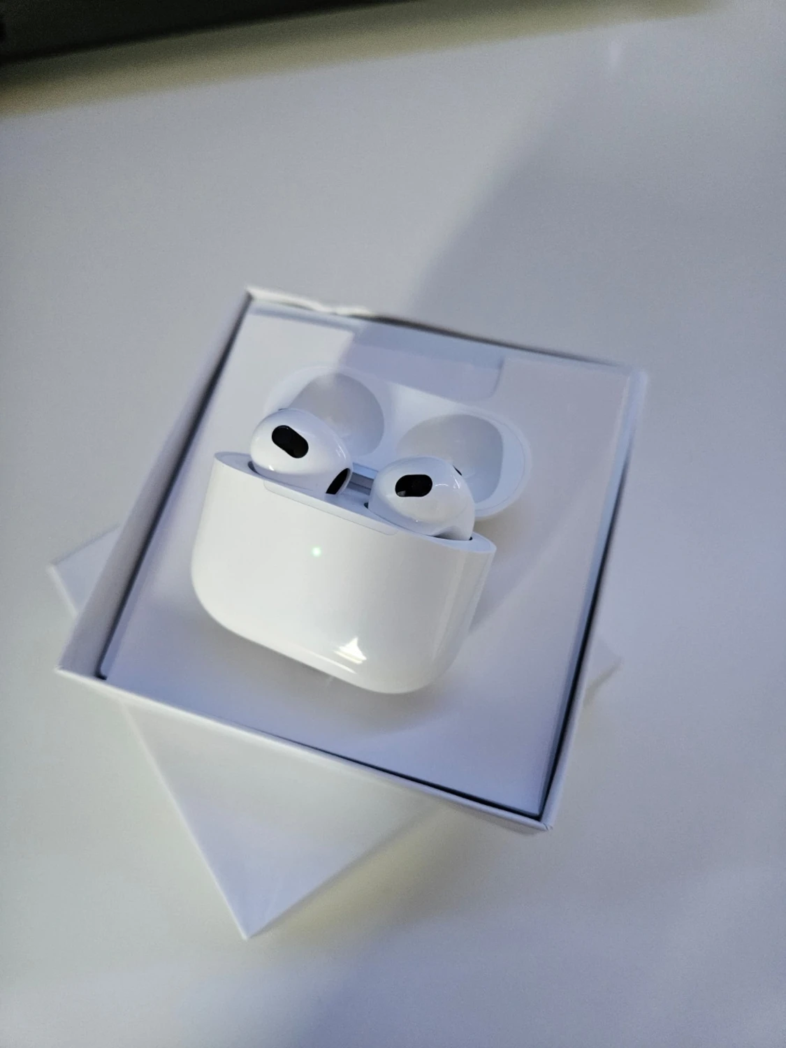 Air pods 3 - 3