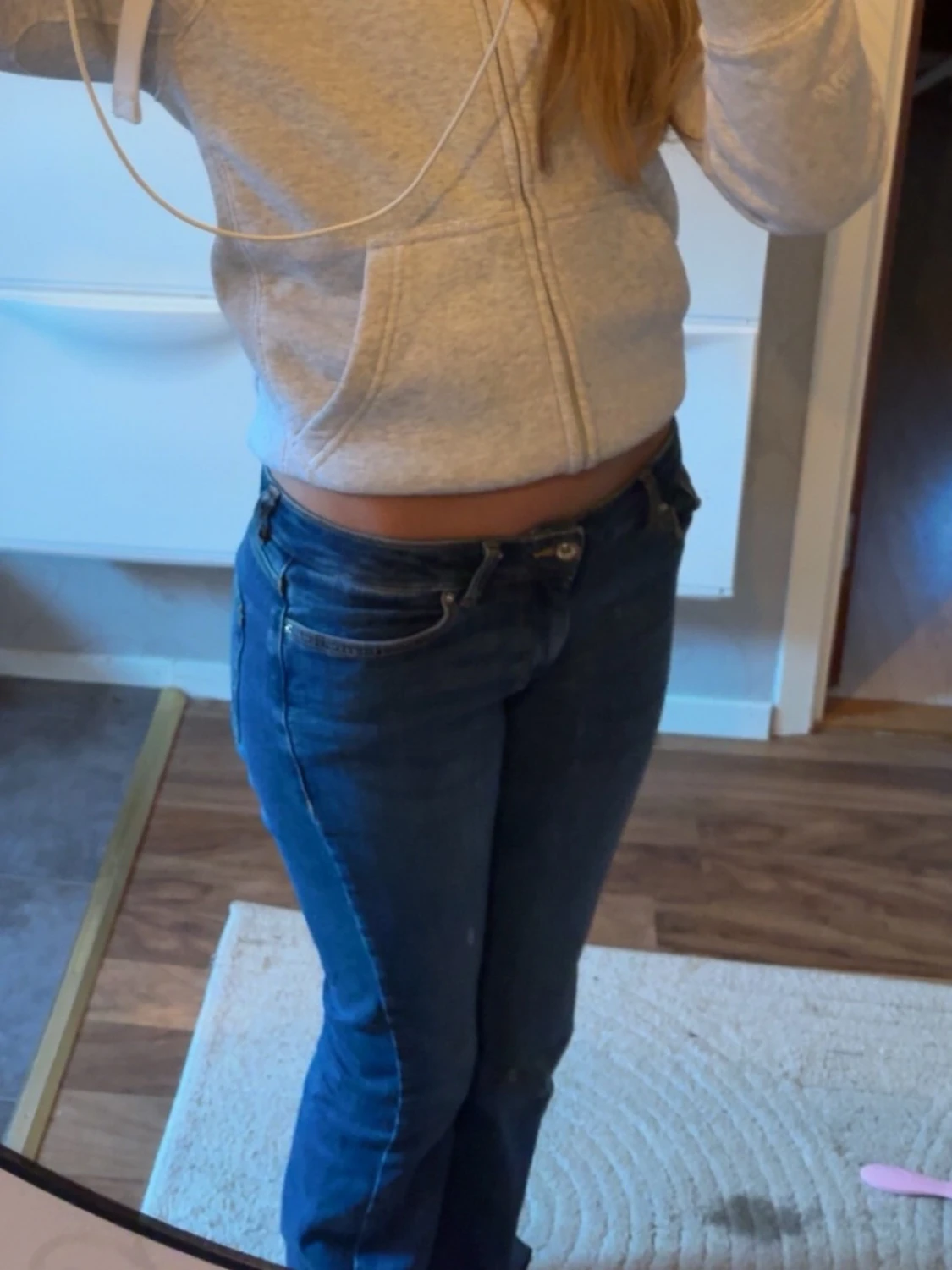Blå bootcut jeans med låg midja