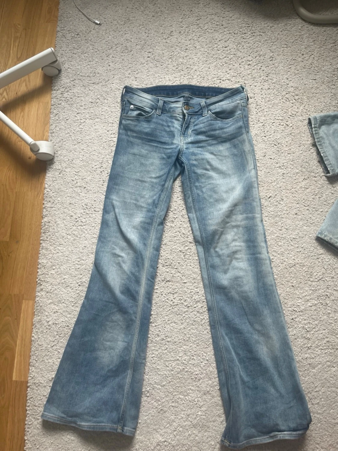 Ljusblå bootcut jeans med utsvängda ben w29 L32 - 2