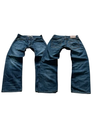 Blåa Rare Levis 506 Bootcut / Regular Fit Storlek W30 L30 - Mycket fina Levis Jeans i blå färg. | Jeansen är i mycket bra skick och sparsamt använda. |  Äkta som allt annat jag säljer! ✅ |  Storlek: W30 L30  | Skick: Mycket Bra Skick  | Färg: Blå | Märke: Levis | Modell: Jeans |   Hör gärna av dig vid frågor så svarar jag så fort jag kan! 😁 |  (SKU - 228)