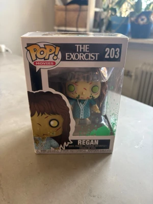 Funko Pop! The Exorcist Regan #203 - || har öppnas || lådan är i lite dåligt skick med några repor || figuren är i bra skick || 