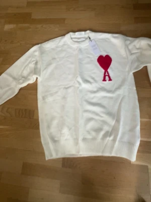 Ami Paris white - Ami Paris white with red heart