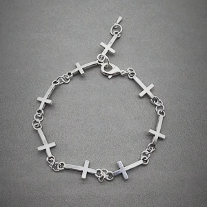 Handgjorda armband  - Material- zinklegeringar, rostfritt stål. Nickel fri. Armbandslängd: 17cm och 2,5cm lång förlängninskedja för justering.  
