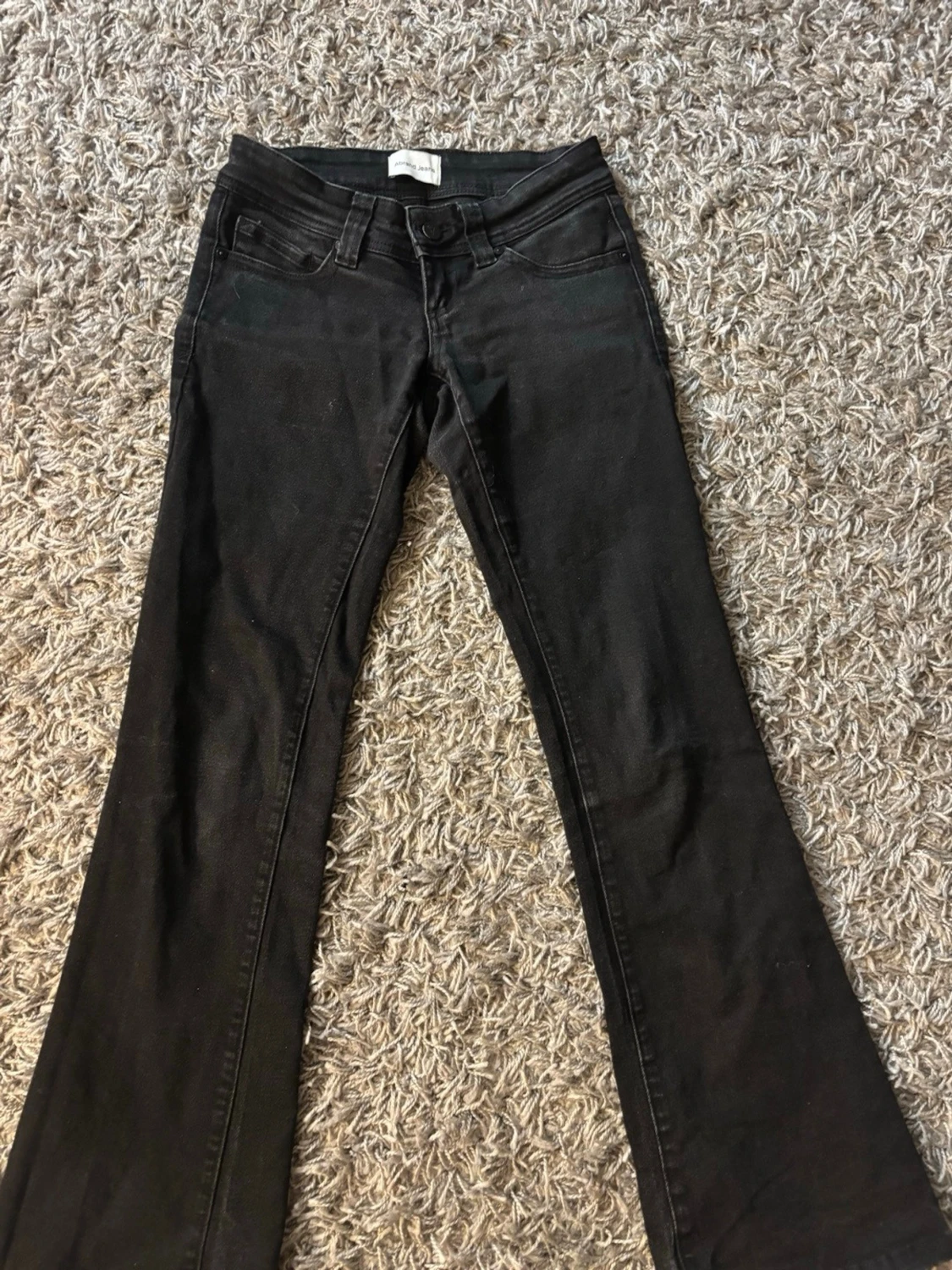 Svarta bootcut jeans