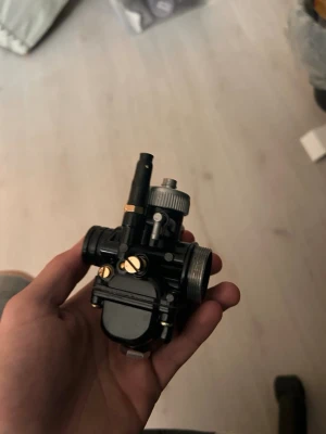 19mm delorto förgasare - Säljer min 19mm äkta delorto förgasare den är endast testad så den är i riktigt fint skick
