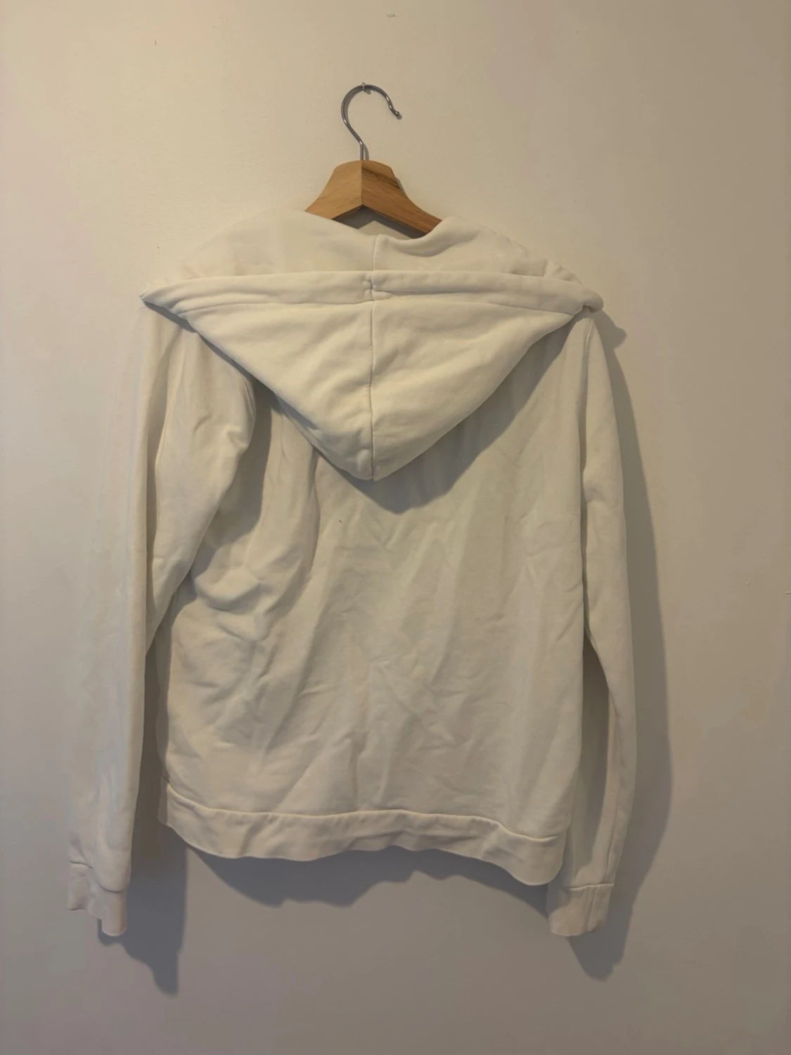 Vit hoodie från Holly & White - 2
