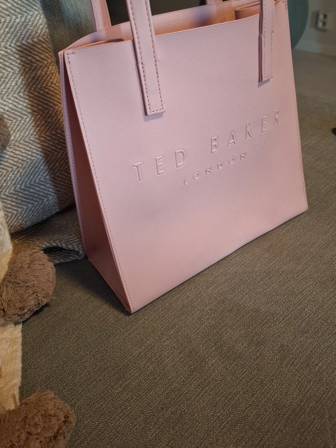 Rosa handväska från Ted Baker - 2