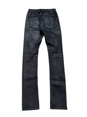 Waxed Rick owens SS17 detroit cut jeans - Markerade som w30, men passar mer som w28. Feta rick detroit cut jeans från ss17 walrus kollektionen, de är svarta och vaxade