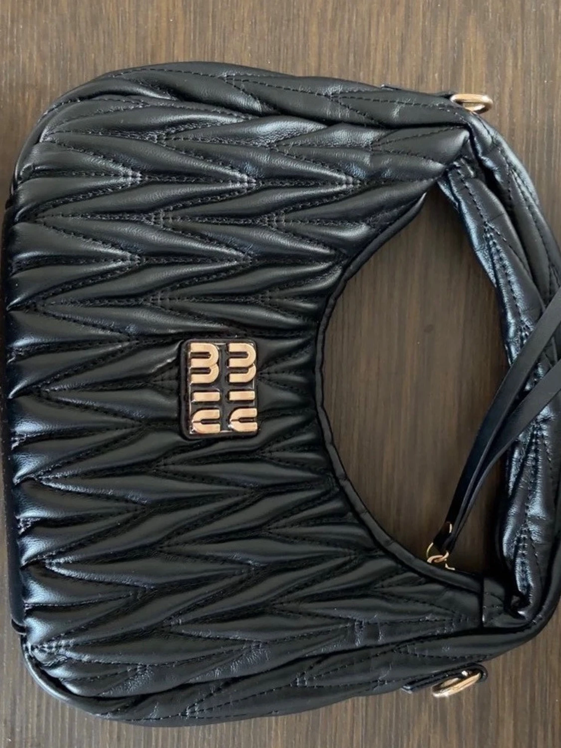 Svart väska miu miu - 4