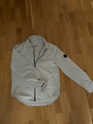 CP Company overshirt  - Tunn stilren beige jacka från CP Company